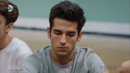 Adi.Efsane.BL.21.HDTvRip.720p.AC3.by.TheWelleTy.TORK.mkv_002152196.png