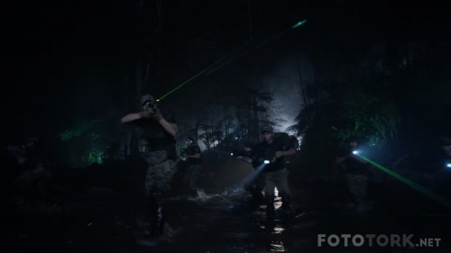 Terra-Nova-S01E01E02-x265-1080p-WEB-DL-TORK.mkv_snapshot_01.18.52_2017.10.08_18.14.52.jpg