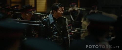 Karanlik-Gorev---The-Age-Of-Shadows-2016-1080p-BluRay-x264-DUAL-TR-ENG-TORK.mkv_snapshot_00.03.06_2017.10.10_14.23.37.jpg