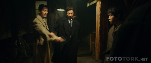 Karanlik-Gorev---The-Age-Of-Shadows-2016-1080p-BluRay-x264-DUAL-TR-ENG-TORK.mkv_snapshot_00.13.36_2017.10.10_14.24.03.jpg