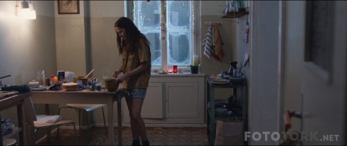 Berlin.Syndrome.2017.1080p.BluRay.H264.AAC-RARBG.mp4_snapshot_01.12.14_2017.10.11_17.46.45.jpg