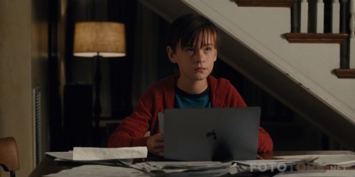 Henrynin-Kitabi---The-Book-Of-Henry-2017-1080p-BluRay-x264-TRDUB-TORK.mkv_snapshot_00.08.38_2017.10.17_03.12.21.jpg