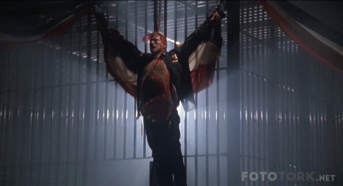 Kuzularin-Sessizligi---The-Silence-of-the-Lambs-1991-1080p-BluRay-x264-DUAL-TR-ENG-TORK.mkv_snapshot_01.20.01_2017.10.26_18.52.07.jpg