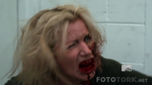 Death.Valley.S01E01.720p.HDTV.x264.mkv_snapshot_00.33_2017.10.28_19.11.43.jpg