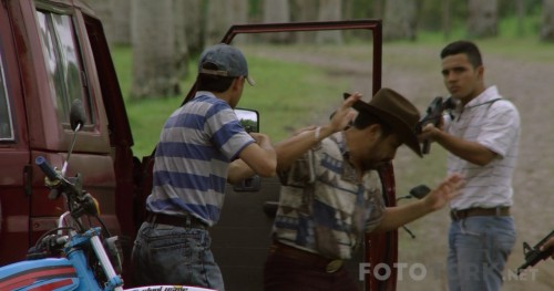 El.Chapo.S01E01.720p.REPACK.NF.WEBRip.DD5.1.x264-NTb.mkv_snapshot_15.54_2017.10.28_19.05.28.jpg