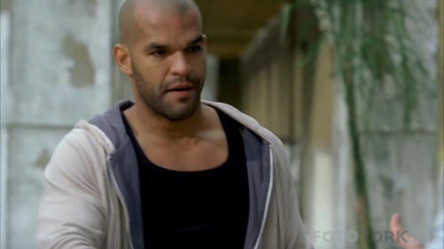 Prison-Break-S02E21-x265-1080p-BluRay.mkv_snapshot_18.15.jpg