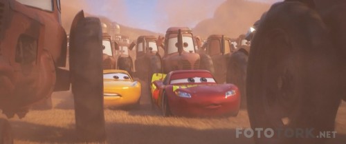 Arabalar---Cars-3-2017-720p-BluRay-x264-DUAL-TR-ENG-TORK.mkv_snapshot_01.12.02_2017.11.01_10.11.14.jpg