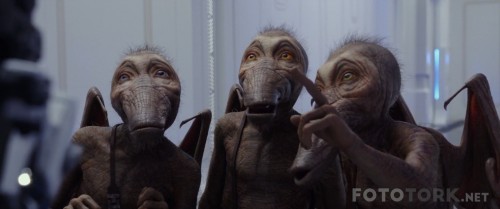 Valerian.and.the.City.of.a.Thousand.Planets.2017.1080p.WEB-DL.H264.AC3-EVOEtHD.mkv_snapshot_00.50.48_2017.11.04_04.54.04.jpg