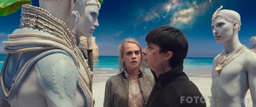 Valerian.and.the.City.of.a.Thousand.Planets.2017.1080p.WEB-DL.H264.AC3-EVOEtHD.mkv_snapshot_02.00.11_2017.11.04_04.59.50.jpg