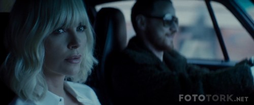 Atomic.Blonde.2017.m1080p.BluRay.x264-DUAL.TR.ENG.mkv_snapshot_00.19.17_2017.11.06_08.44.47.jpg