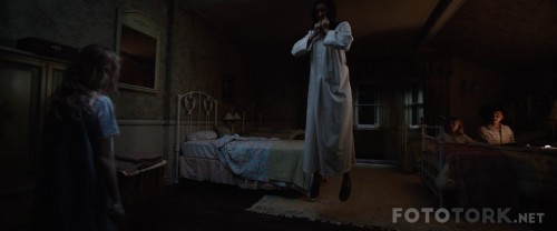 Annabelle-2-Kotulugun-Dogusu-2017-1080p-BluRay-x264-DUAL-TR-ENG-TORK.mkv_snapshot_01.24.34.jpg