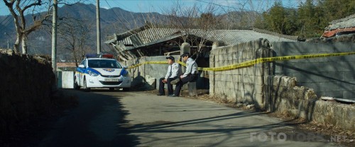 Agit---The-Wailing-2016-1080p-Bluray-x264-TRDUB-TORK.mkv_snapshot_00.26.53.jpg