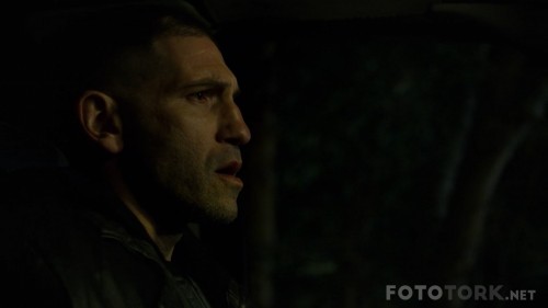 Marvels.The.Punisher.S01E01.3AM.1080p.NF.WEB-DL.DD5.1.x264.DUAL.TR.ENG.TORK.mkv_snapshot_01.29.jpg