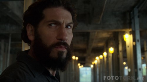 Marvels.The.Punisher.S01E01.3AM.1080p.NF.WEB-DL.DD5.1.x264.DUAL.TR.ENG.TORK.mkv_snapshot_33.00.jpg