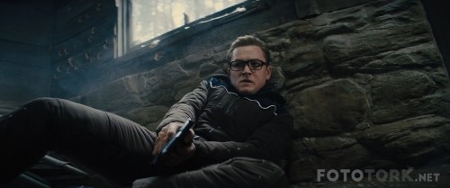 Kingsman---Altin-Cember-2017-1080p-WEB-DL-DD5.1-x264-FGT-TR-Altyazi-TORK-1.mkv_snapshot_01.33.21.jpg