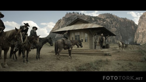Godless-2017-S01E01-1080p-WEBRip-x264-DUAL-TR-ENG-TORK.mkv_snapshot_00.03.17.jpg