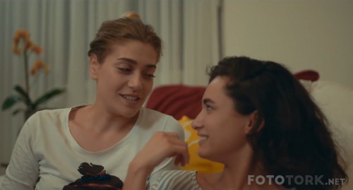Her-Sey-Asktan-2016-1080p-WEB-DL-x264-AC3-by-playdevil-TORK.mkv_snapshot_00.50.01.jpg