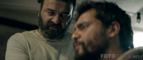 Hak-Edenler---The-Worthy-2016-1080p-NF-WEBRip-x264-DUAL-TR-ENG-TORK.mkv_snapshot_00.20.42.jpg