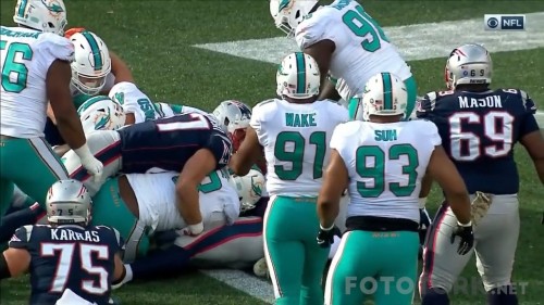NFL-Miami-Dolphins-vs-New-England-Patriopts-26.11.2017-720p-HDTVRip-x264-ENG-AC3-TORK.mkv_snapshot_00.07.10.jpg