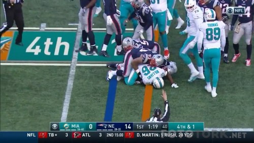 NFL-Miami-Dolphins-vs-New-England-Patriopts-26.11.2017-720p-HDTVRip-x264-ENG-AC3-TORK.mkv_snapshot_00.24.10.jpg