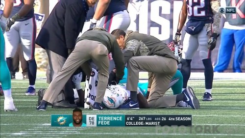 NFL-Miami-Dolphins-vs-New-England-Patriopts-26.11.2017-720p-HDTVRip-x264-ENG-AC3-TORK.mkv_snapshot_00.30.25.jpg