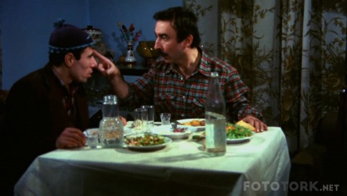 Cicek-Abbas-1982-RESTORASYONLU-1080p-WEB-DL-x264-AC3-TORK.mkv_snapshot_00.16.06.jpg