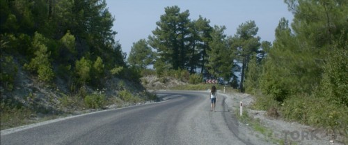 Mustang-2015-LIMITED-1080p-BluRay-x264-DTS-TORK.mkv_snapshot_00.52.00.jpg