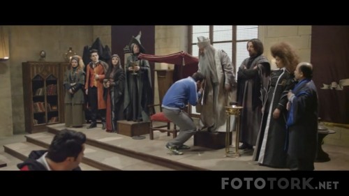 Sihirbazlik-Okulunda-Bir-Turk-2015-720p-WEB-DL-x264-AC3-TORK.mkv_snapshot_00.32.09.jpg