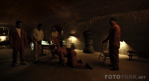 Brawl-in-Cell-Block-99---99.-Hucre-Blogunda-Kavga-2017-1080p-10bit-BluRay-6CH-x265-HEVC-TR-Altyazi-TORK.mkv_snapshot_01.41.23.jpg