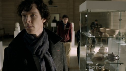 Sherlock-S01E02-The-Blind-Banker.mkv_snapshot_00.38.17.jpg