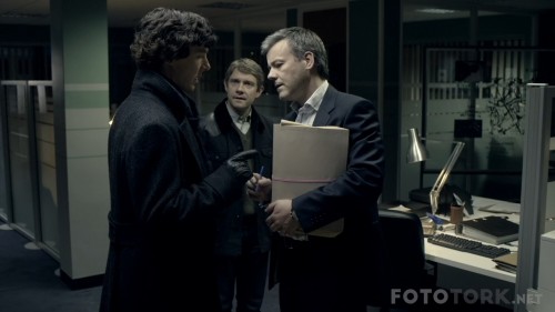 Sherlock-S01E03-The-Great-Game.mkv_snapshot_00.47.04.jpg