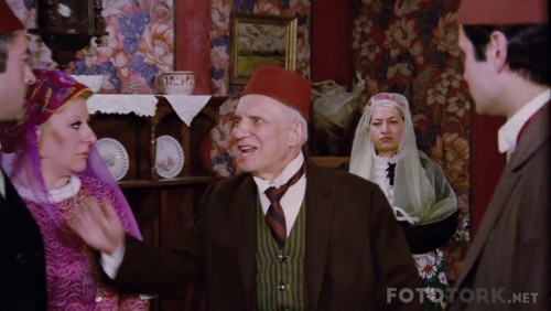 Tosun-Pasa-1976-1080p-WEB-DL-x264-AC3-TORK.mkv_snapshot_00.07.39.jpg