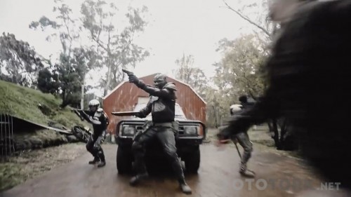 Wyrmwood---Road-of-the-Dead-2014-720p-BluRay-x264-DUAL-TR-ENG-TORK.mkv_snapshot_00.42.48.jpg