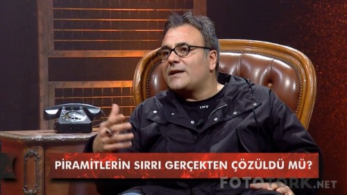 Sadettin-Teksoy-Zaman-Tuneli-Bolum-13-06.01.2018-720p-WEB-DL-by-playdevil-TORK.mkv_snapshot_00.59.38.jpg