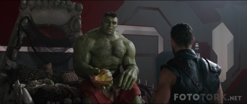 Thor-Ragnarok-2017-1080p-BluRay-x264-DUAL-TR-ENG-TORK.mkv_snapshot_01.05.18.jpg