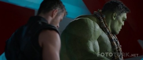 Thor-Ragnarok-2017-BDRip-x264-TRDUB-TORK.mkv_snapshot_01.09.20.jpg