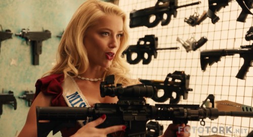 Ustura-Donuyor---Machete-Kills-2013-1080p-BluRay-x264-DUAL-TR-ENG-TORK.mkv_snapshot_00.17.16.jpg