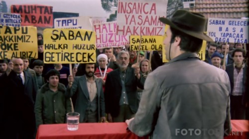 Umudumuz-Saban-1979-RESTORASYONLU-1080p-WEB-DL-x264-AC3-TORK-1.mkv_snapshot_00.41.38.jpg