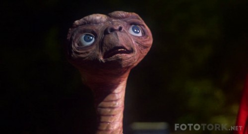 E.T.-The-Extra-Terrestrial-1982-Bluray-1080p-TRDUB-TORK.mkv_snapshot_01.44.24.jpg
