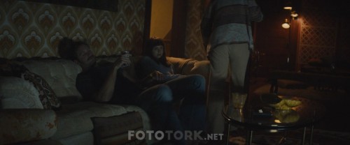 Bir-Genc-Kizin-Gizli-Defteri---The-Diary-of-a-Teenage-Girl-2015-1080p-BluRay-x264-DUAL-TR-ENG-TORK.mkv_snapshot_00.04.04.jpg