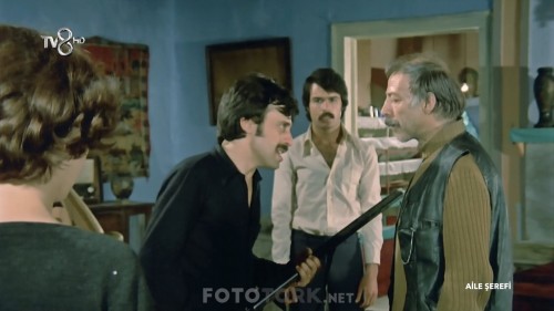 Aile.Serefi.1976.1080p.AC3.by.TheWelleTy.TORK.mkv_snapshot_01.19.58.678.jpg
