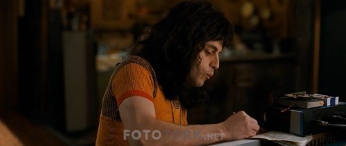 Bohemian-Rhapsody-2018-720p-DVDScr-x264-TORK.mkv_snapshot_00.36.01.642.jpg