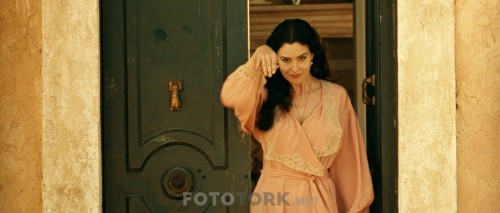 Malena-2000-UNCUT-1080p-BluRay-x264-DUAL-TR-ITA-TORK.mkv_snapshot_00.10.17.942.jpg