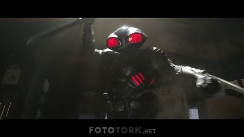 Aquaman.2018.1080p.BluRay.x264.AC3.DUAL.TR-ENG.TORK.mkv_snapshot_01.29.30.622.jpg