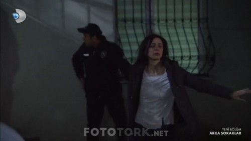 Arka.Sokaklar.BL.512.HDTvRip.720p.AC3.by.cideli37.TORK.mkv_snapshot_01.14.09.jpg