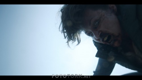 Black-Summer-2019-S01E01-Insan-Seli-NF-1080p-WEB-DL-x264-DUAL-TR-ENG-TORK.mkv_snapshot_27.54.325.jpg