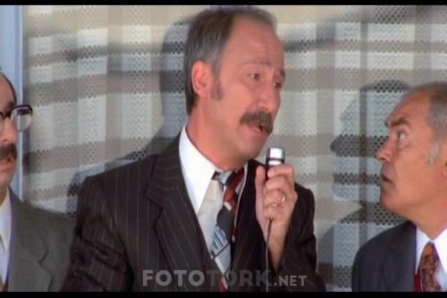 Vizontele-2001-480p-NF-WEB-DL-H264-TORK.mp4_snapshot_00.42.50.167.jpg