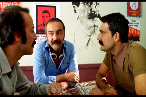 Vizontele-Tuuba-2003-480p-NF-WEB-DL-H264-TORK.mp4_snapshot_00.26.51.846.jpg