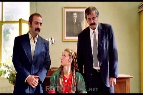 Vizontele-Tuuba-2003-480p-NF-WEB-DL-H264-TORK.mp4_snapshot_01.13.07.167.jpg