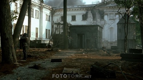 Cokus---Downfall-aka-Der-Untergang-2004-1080p-BluRay-x264-DD5.1-DUAL-TR-GER-TORK.mkv_snapshot_00.21.40.707.jpg